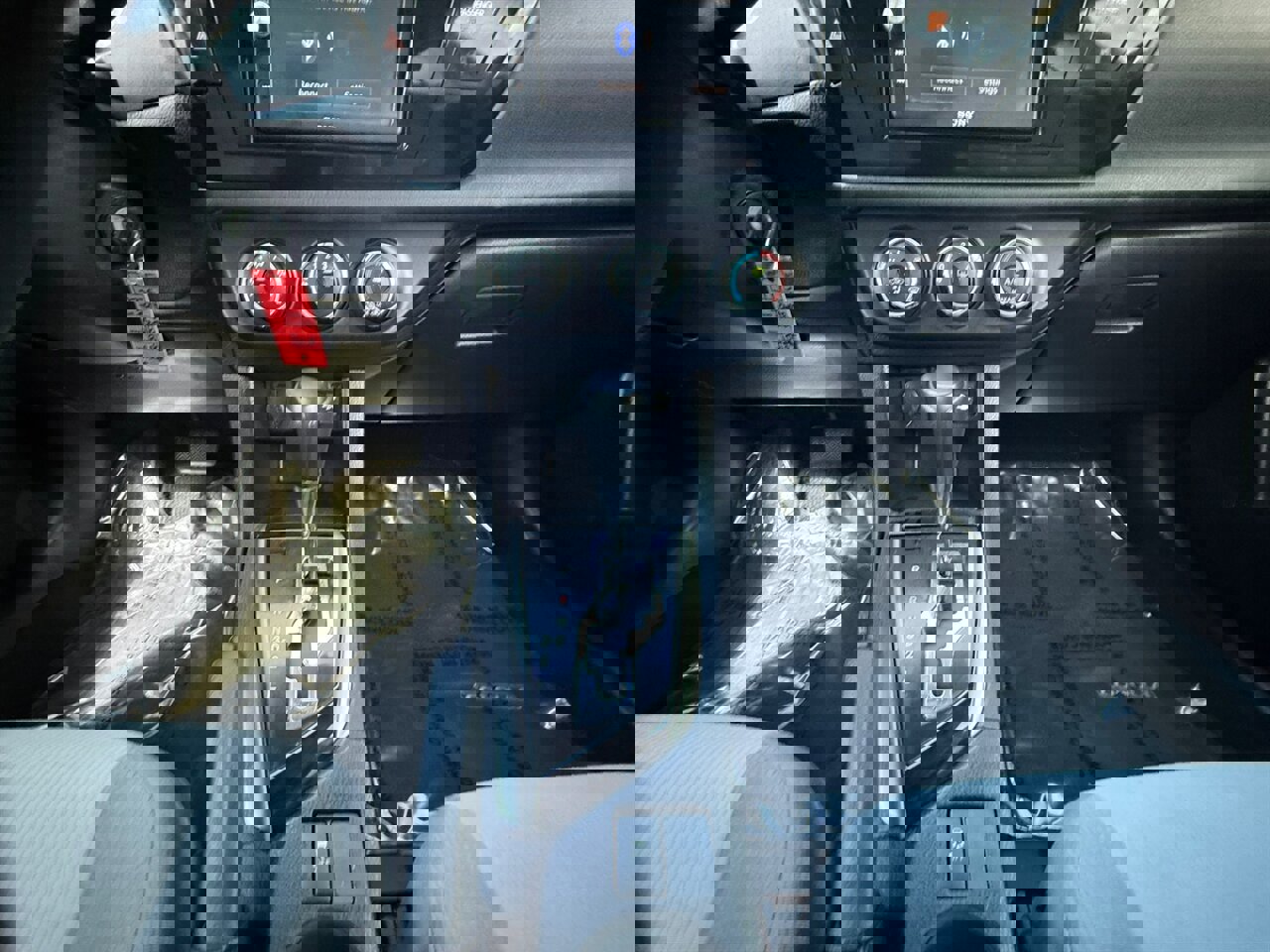 Used 2014 Toyota Corolla L FWD image 12