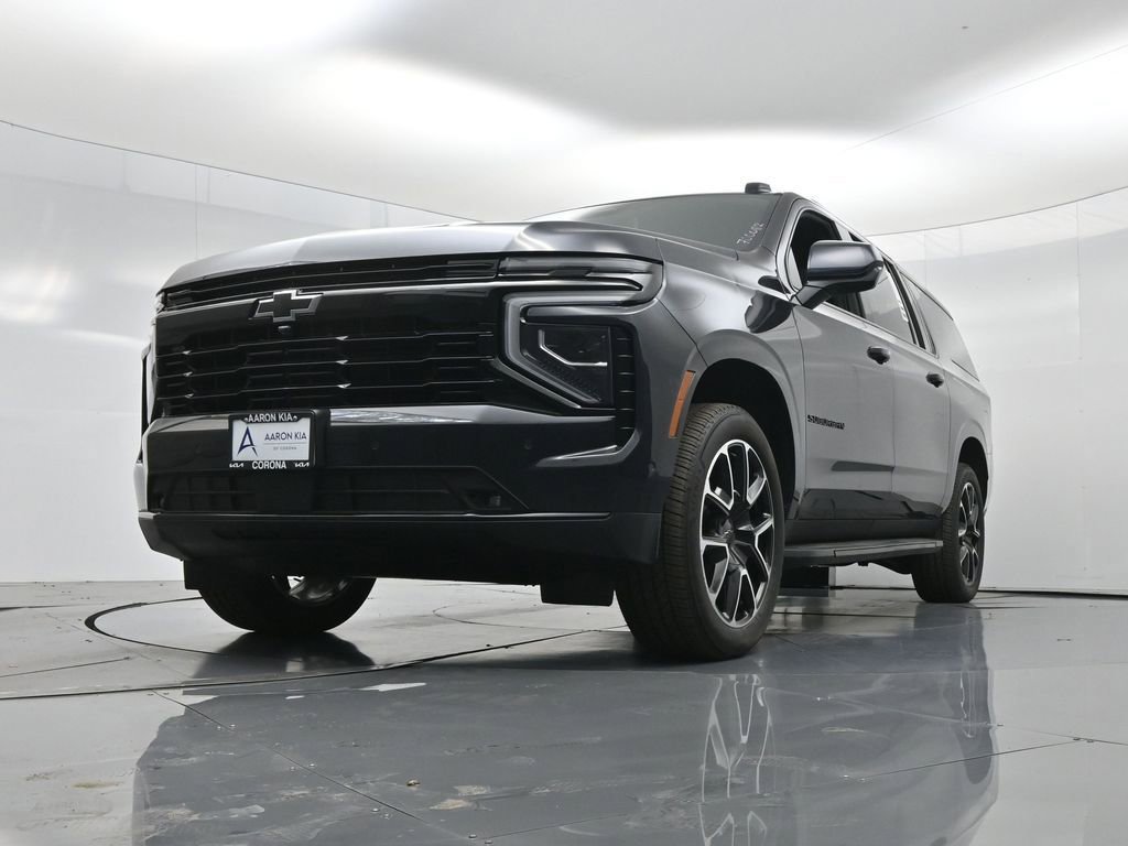 Used 2025 Chevrolet Suburban RST image 37