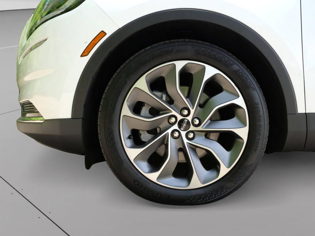 Used 2023 Lincoln Nautilus Reserve AWD/4WD image 9