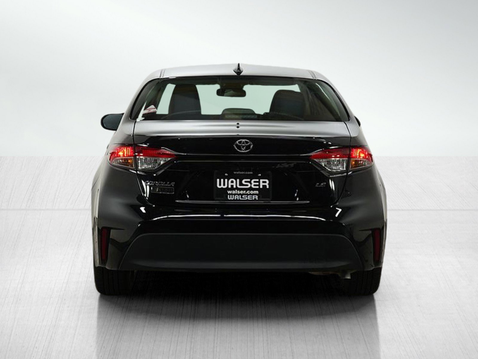 Used 2025 Toyota Corolla LE image 4