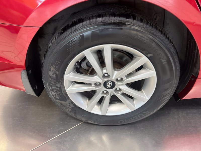Used 2015 Hyundai Sonata SE w/ Option Group 09 FWD image 9