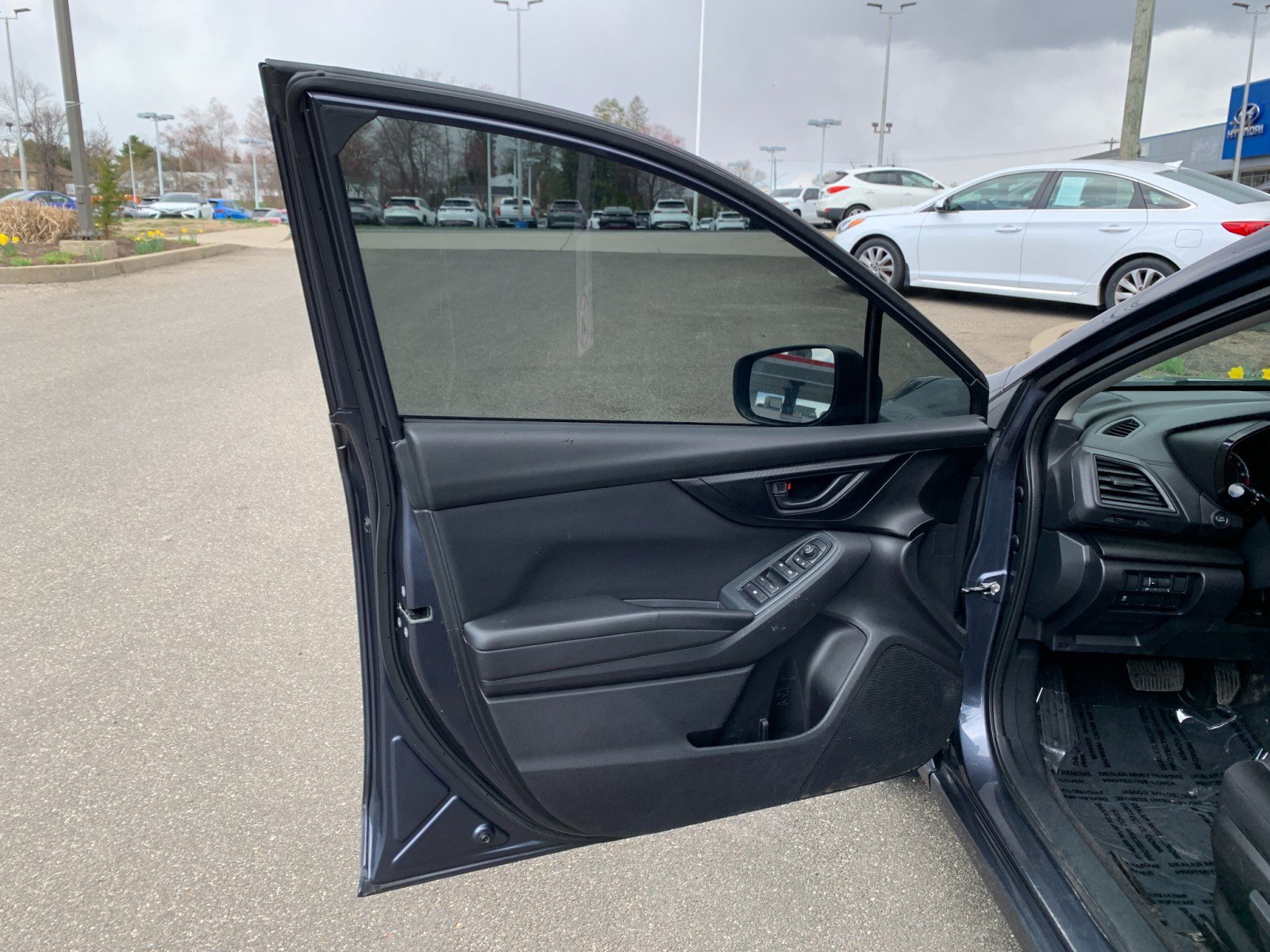 Used 2017 Subaru Impreza 2.0i image 9