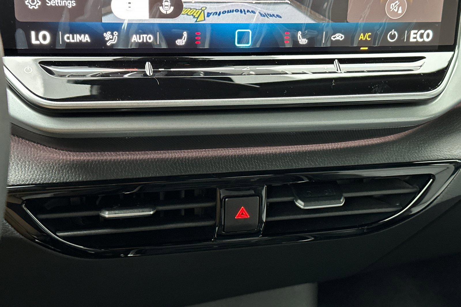 New 2025 Volkswagen ID.4 Pro image 21