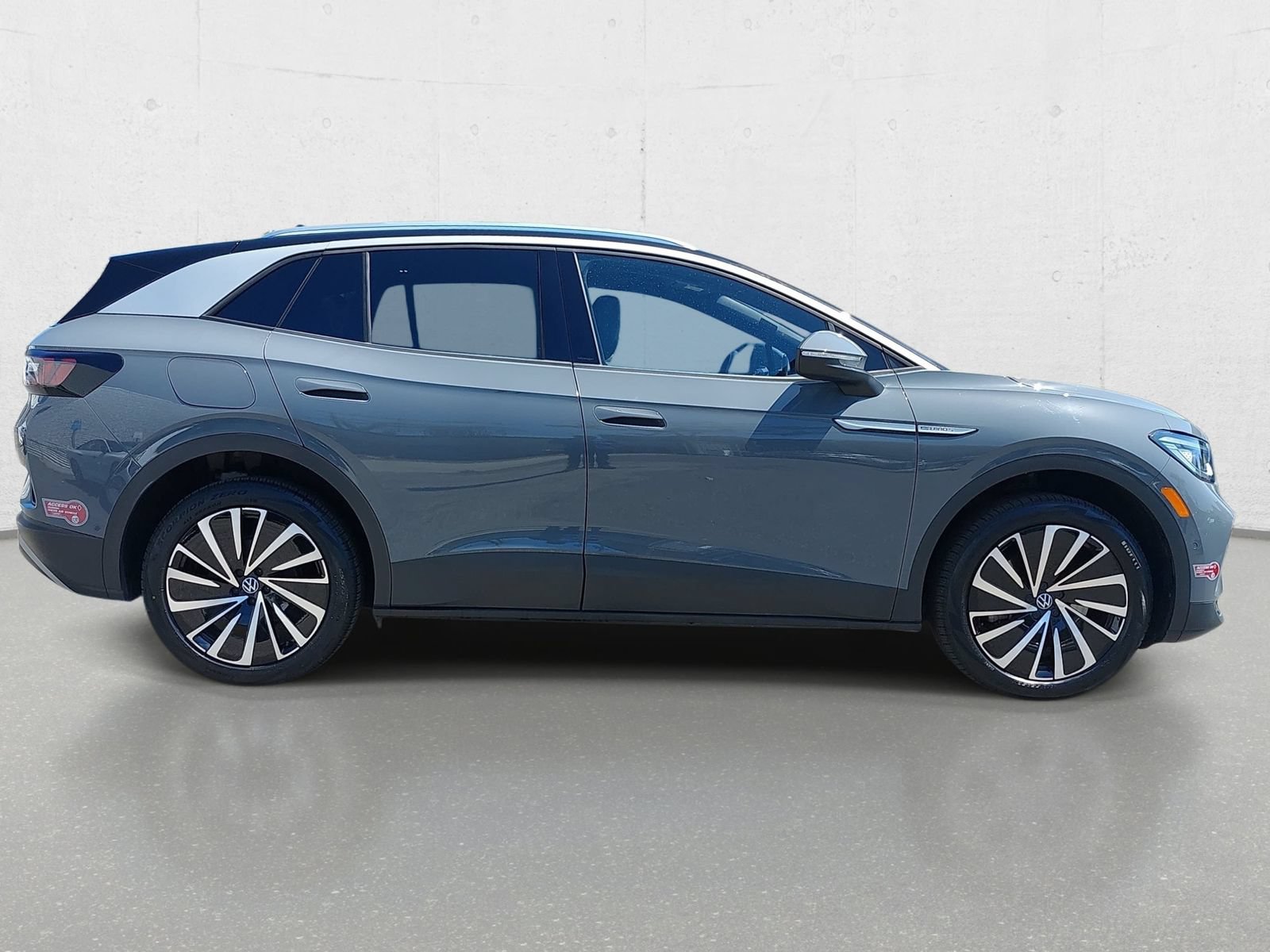 Used 2023 Volkswagen ID.4 Pro S Plus AWD/4WD image 4