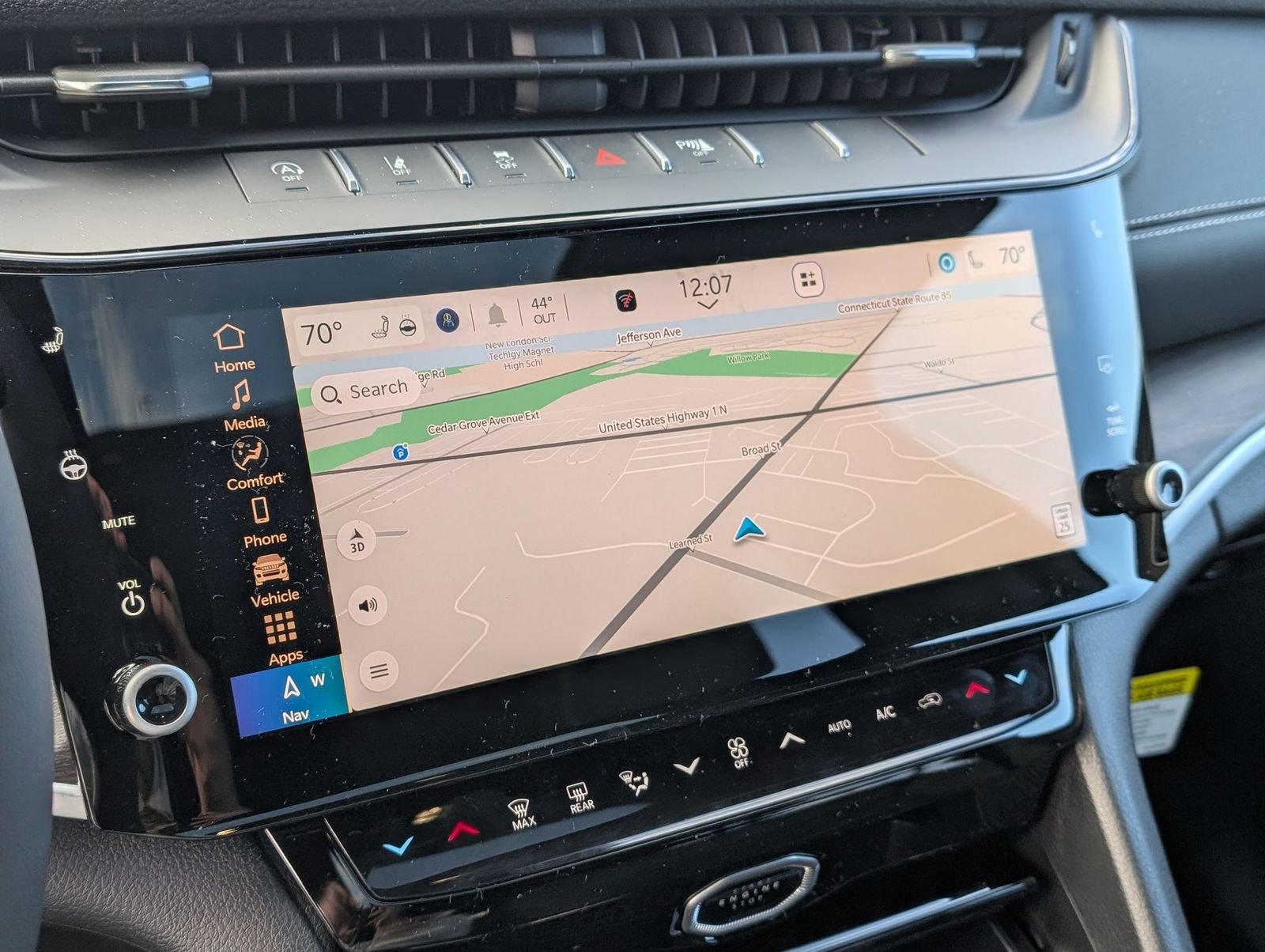 New 2026 Jeep Grand Cherokee Altitude image 13