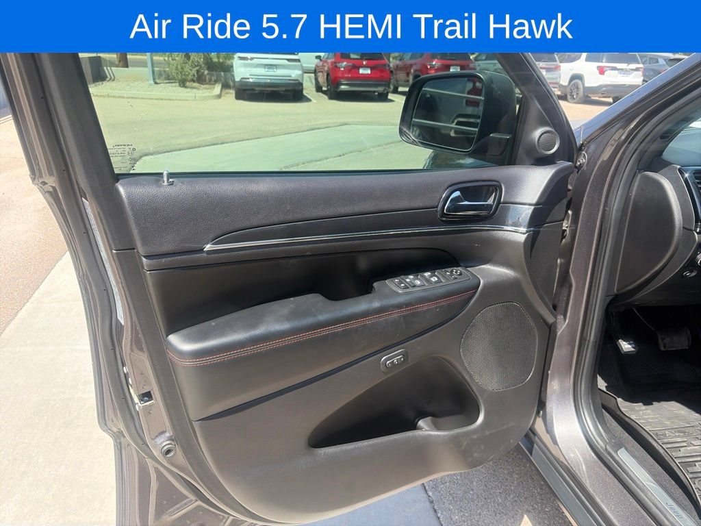 Used 2021 Jeep Grand Cherokee Trailhawk w/ Premium Lighting Group AWD/4WD image 31