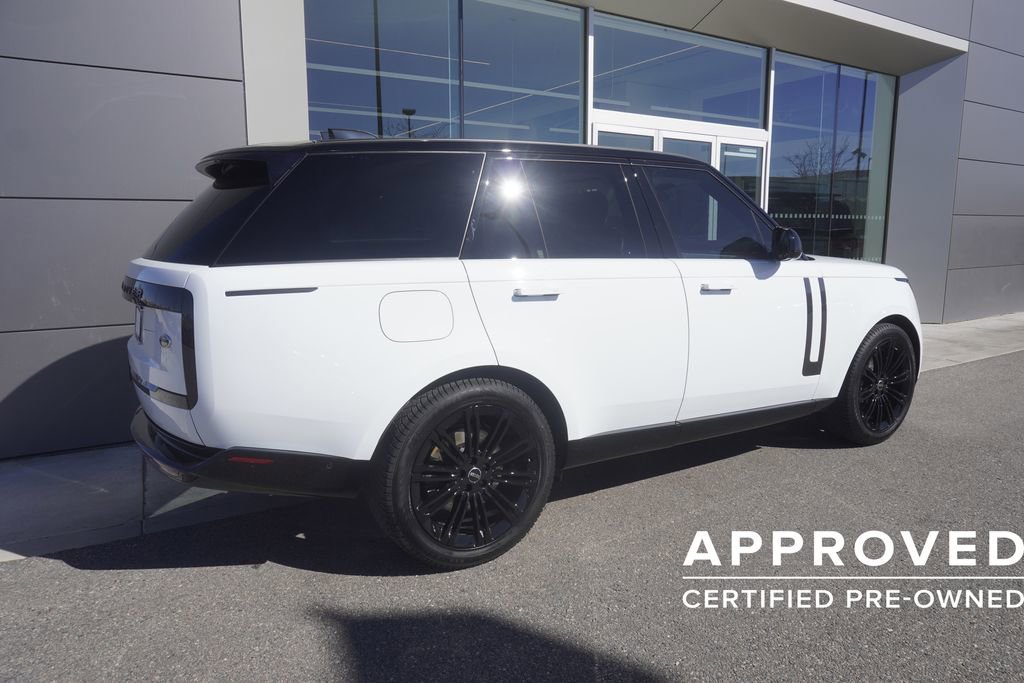 Used 2023 Land Rover Range Rover SE image 4