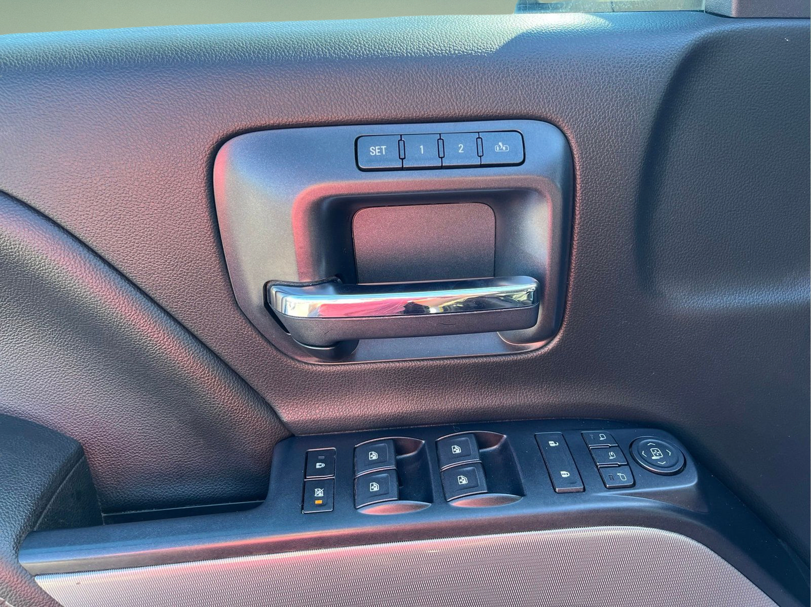 Used 2018 Chevrolet Silverado 2500 LTZ w/ Duramax Plus Package AWD/4WD image 10