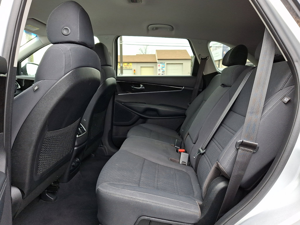 Used 2018 Kia Sorento LX image 20