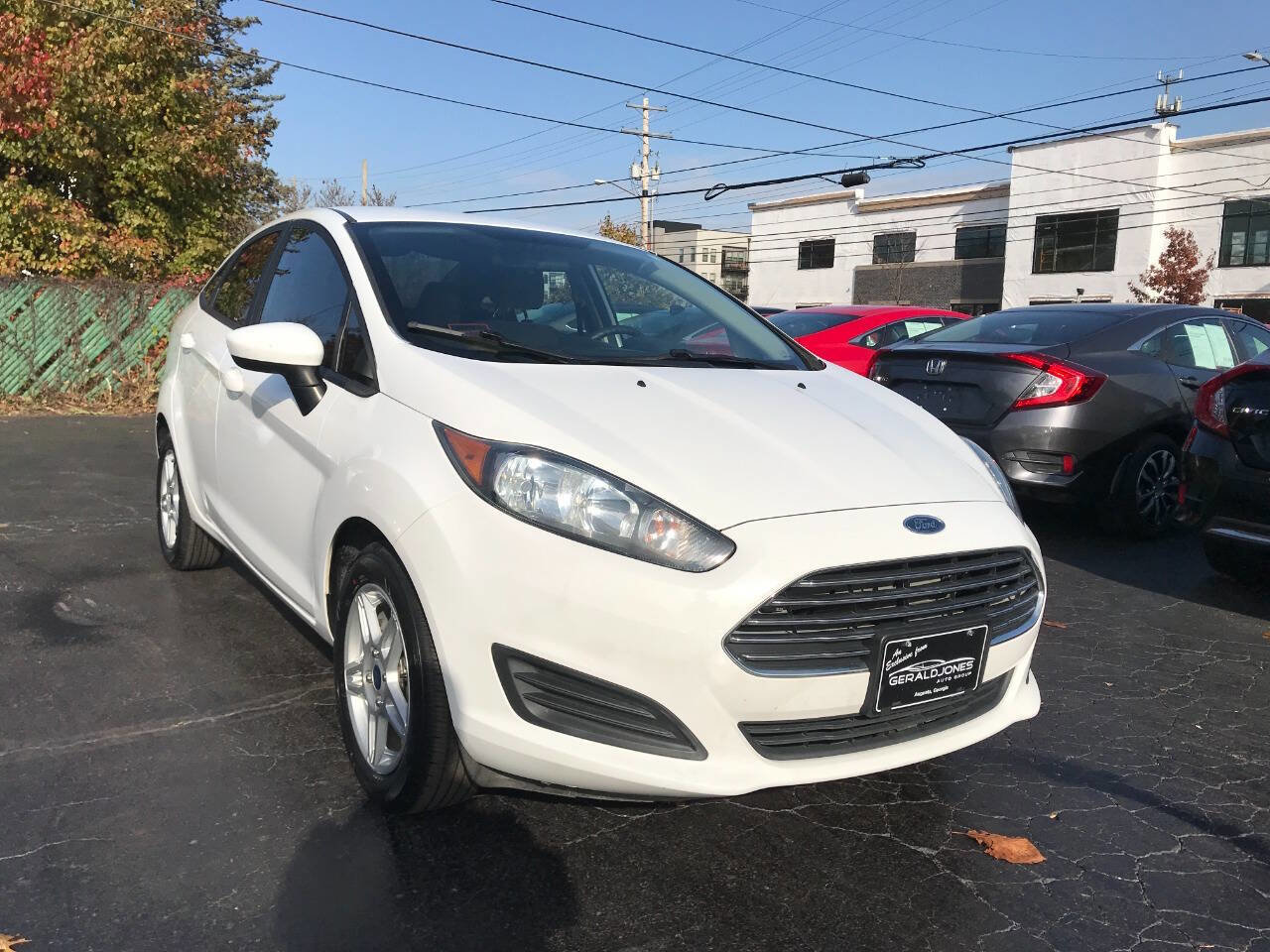 Used 2018 Ford Fiesta SE image 2