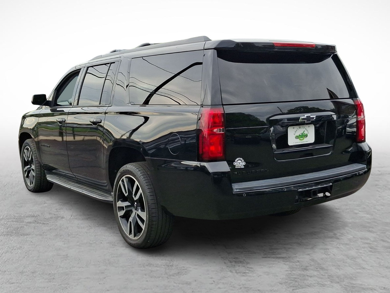 Used 2018 Chevrolet Suburban LT AWD/4WD image 4