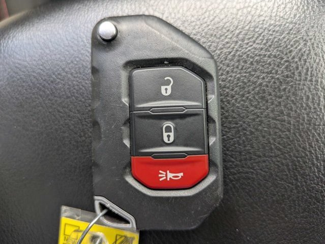 Used 2023 Jeep Gladiator Rubicon w/ Trailer Tow Package AWD/4WD image 31
