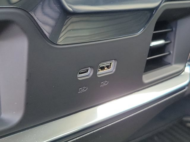 Certified 2025 Chevrolet Silverado 1500 LTZ AWD/4WD image 17