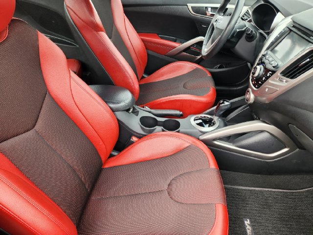Used 2012 Hyundai Veloster w/ Tech Pkg FWD image 22