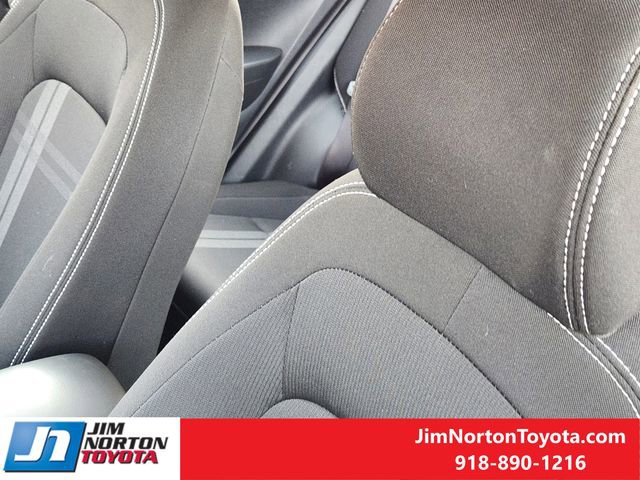 Used 2025 Hyundai Venue SEL image 15