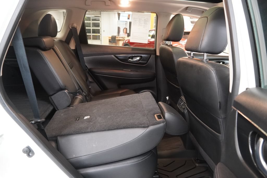 Used 2018 Nissan Rogue SL w/ Premium Package AWD/4WD image 33