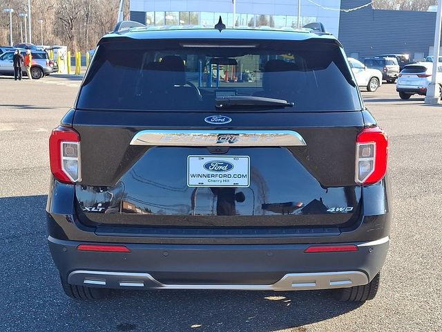 Used 2024 Ford Explorer XLT w/ Equipment Group 202A AWD/4WD image 5