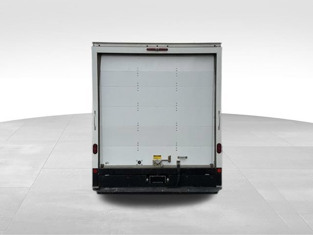 Used 2022 Ford E-450 and Econoline 450 Super Duty w/ Power Windows & Locks Group RWD image 4