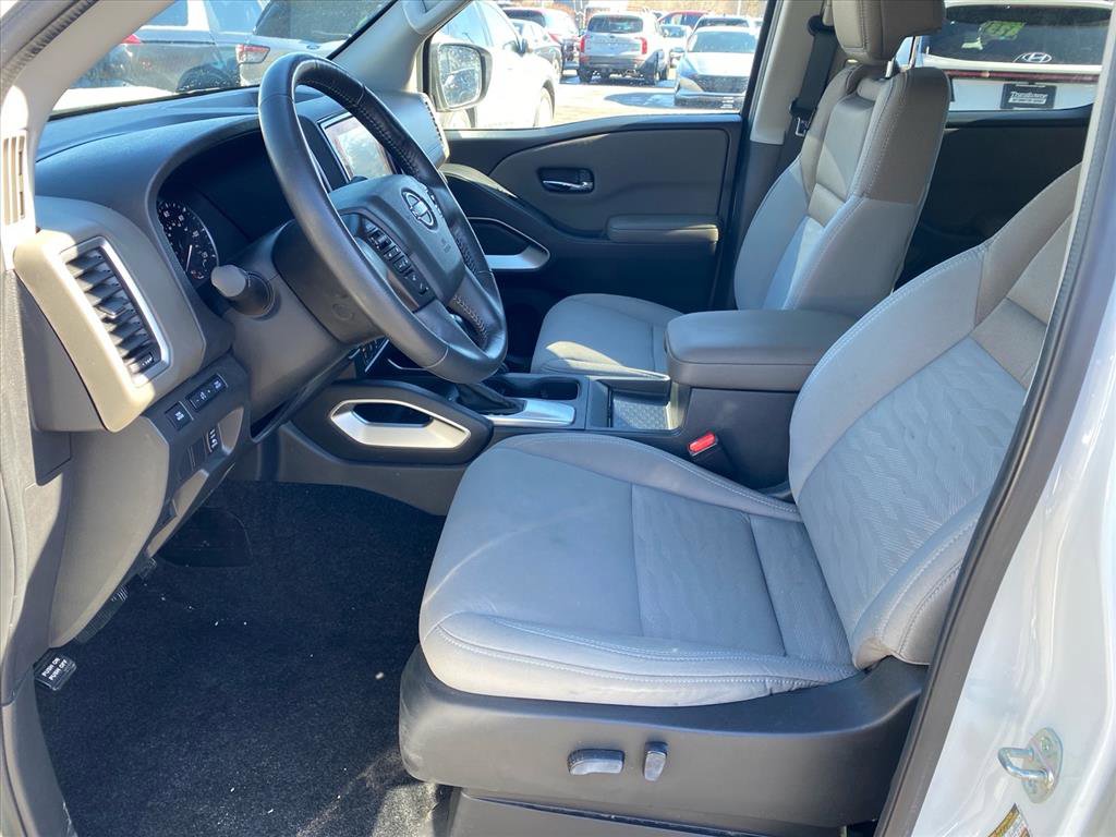 Used 2023 Nissan Frontier SV w/ SV Convenience Package image 9
