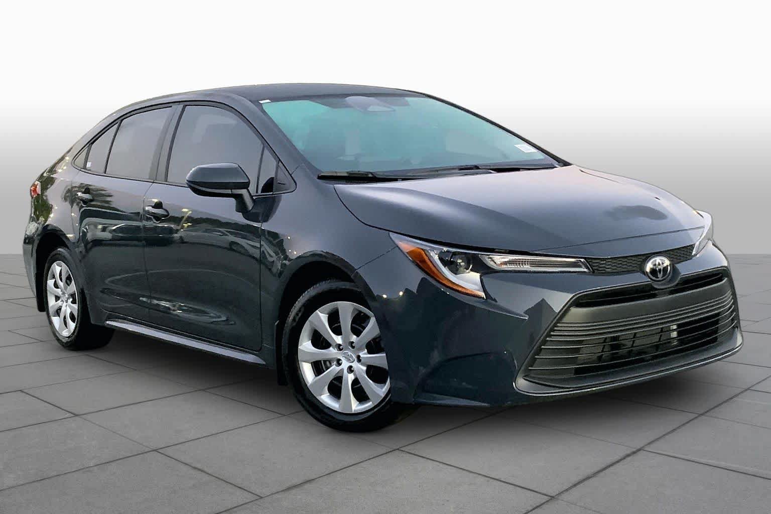 Used 2026 Toyota Corolla LE FWD image 3