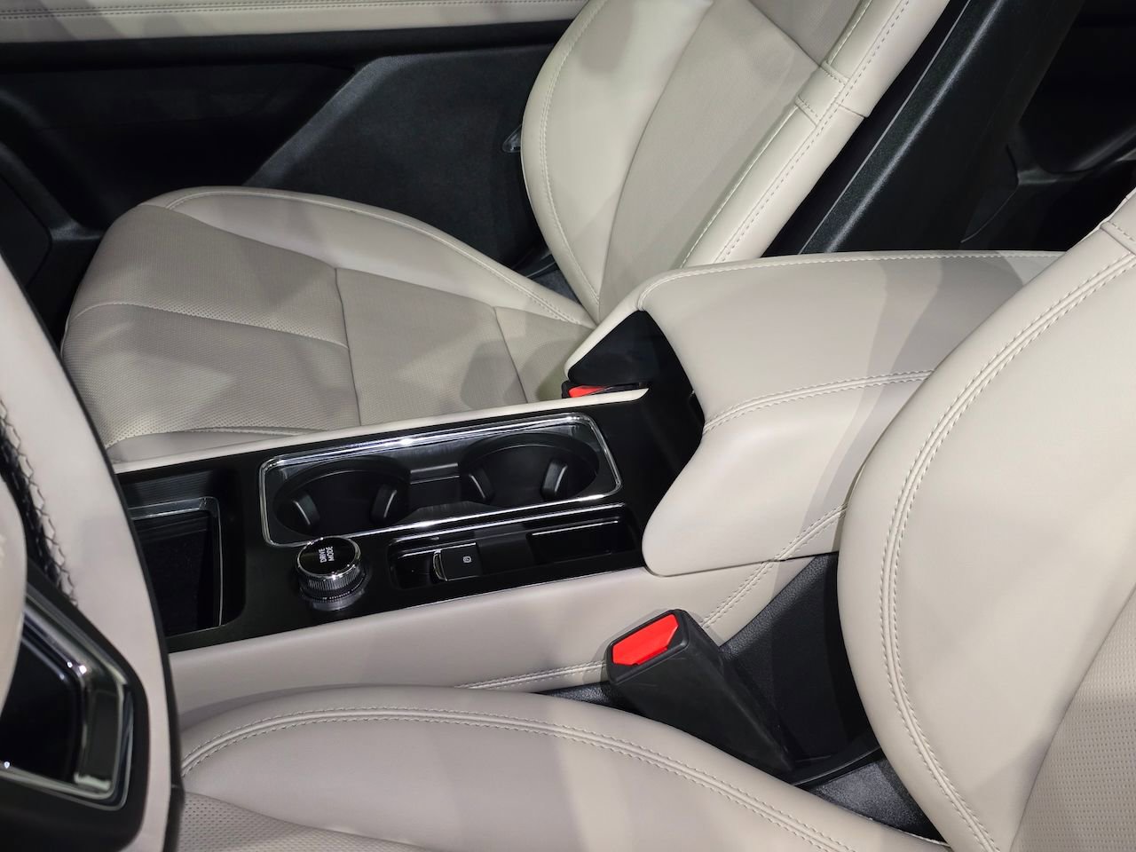 New 2026 Lincoln Corsair Reserve FWD image 30