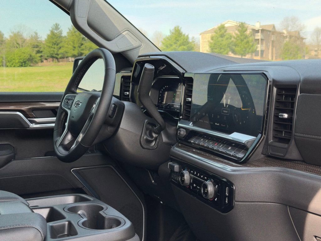 Used 2025 Chevrolet Silverado 1500 RST image 25