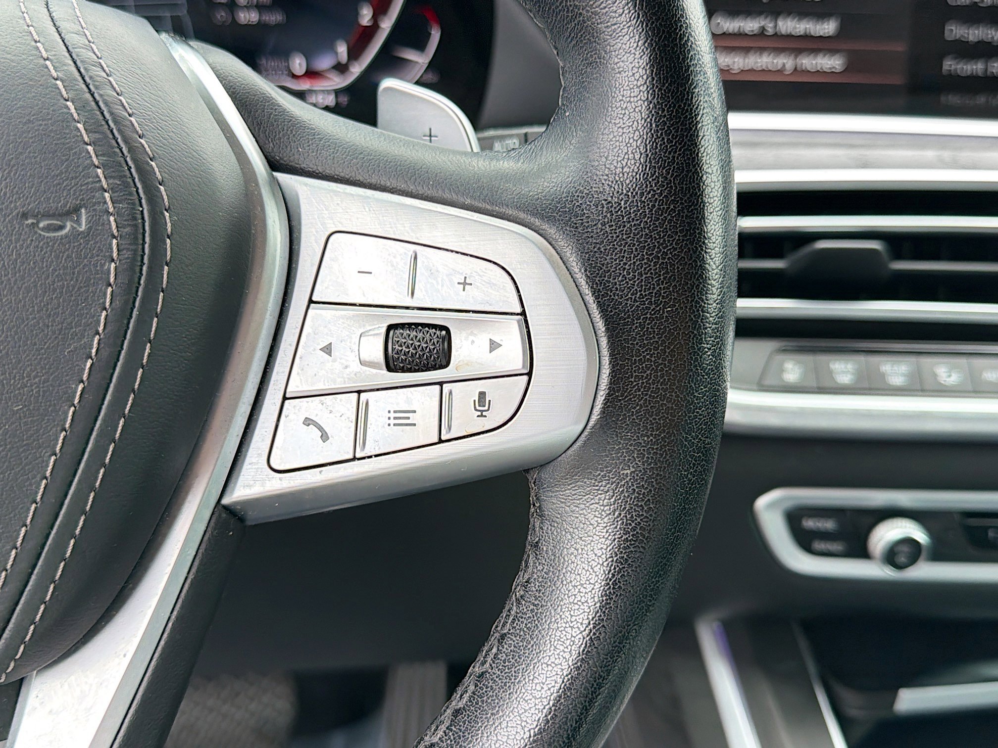 Used 2022 BMW X7 xDrive40i w/ Executive Package image 37