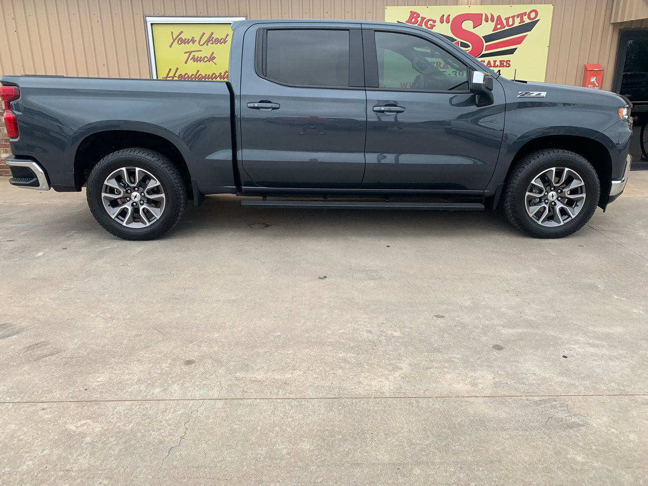 Used 2019 Chevrolet Silverado 1500 LT w/ Texas Edition image 6