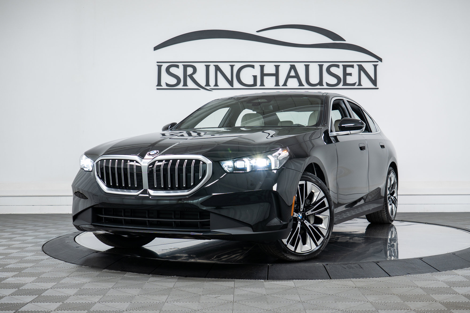 New 2026 BMW 530i xDrive w/ Premium Package image 27