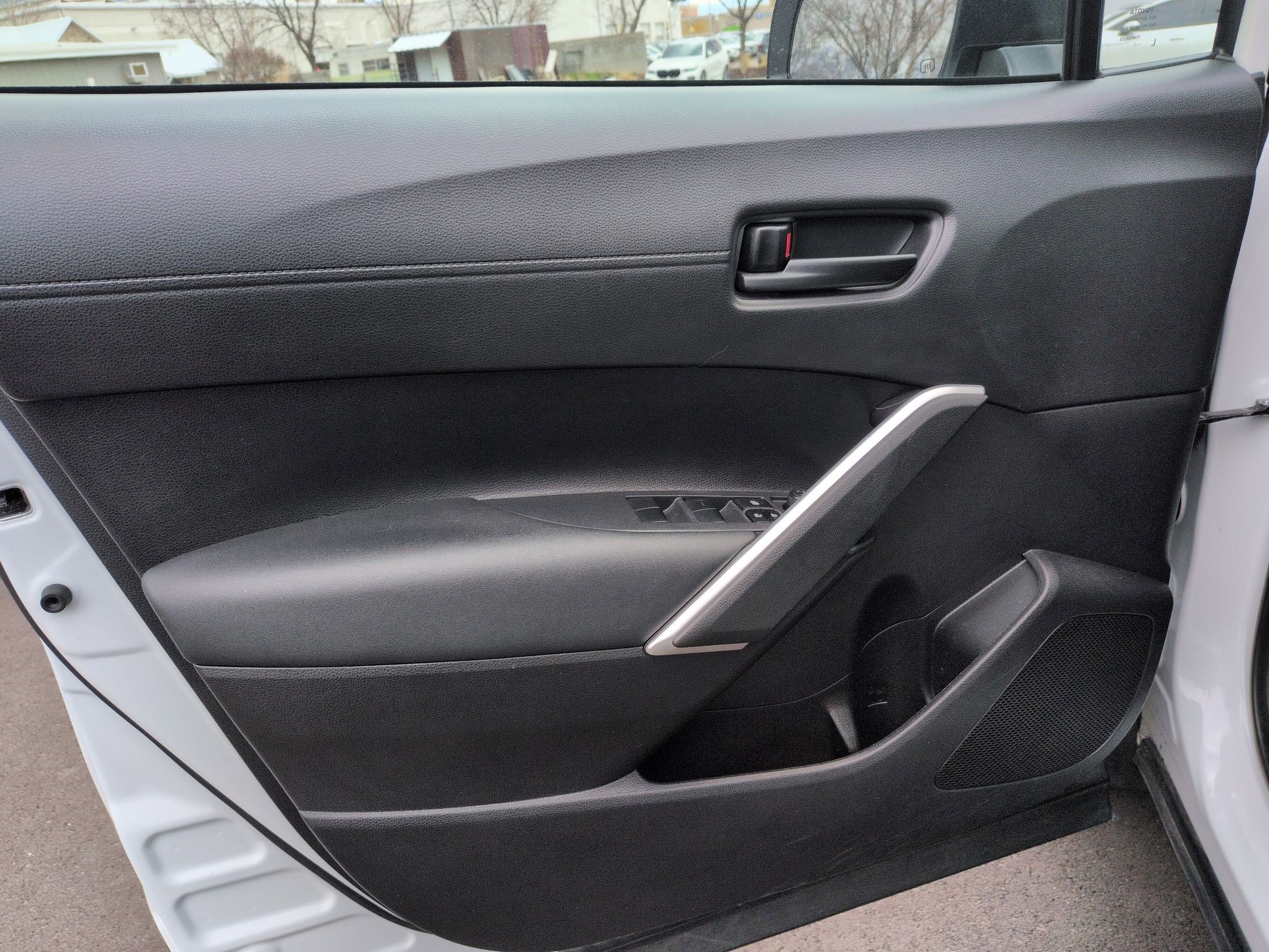 Used 2023 Toyota Corolla Cross LE w/ Moonroof Package image 15