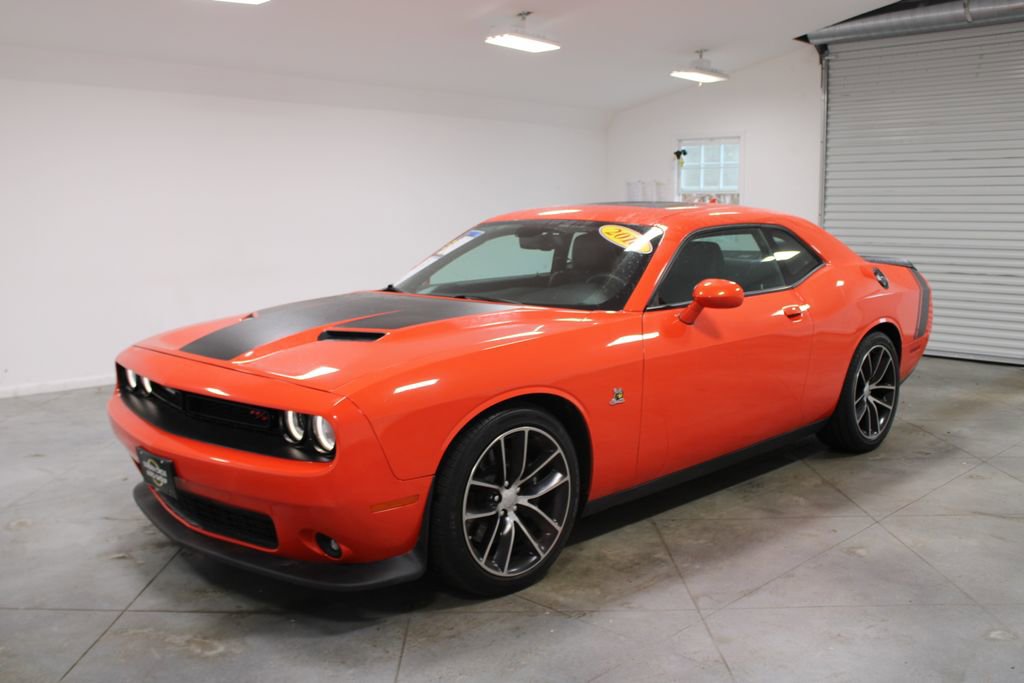 Used 2016 Dodge Challenger R/T Scat Pack w/ Leather Interior Group image 4