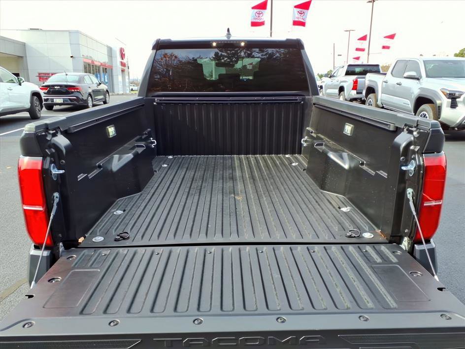 Certified 2025 Toyota Tacoma TRD Off-Road image 12