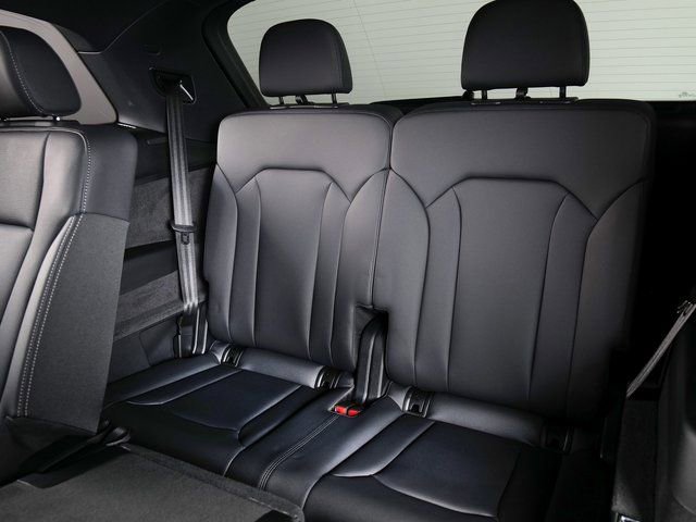 Used 2026 Audi Q7 3.0T Premium Plus AWD/4WD image 12