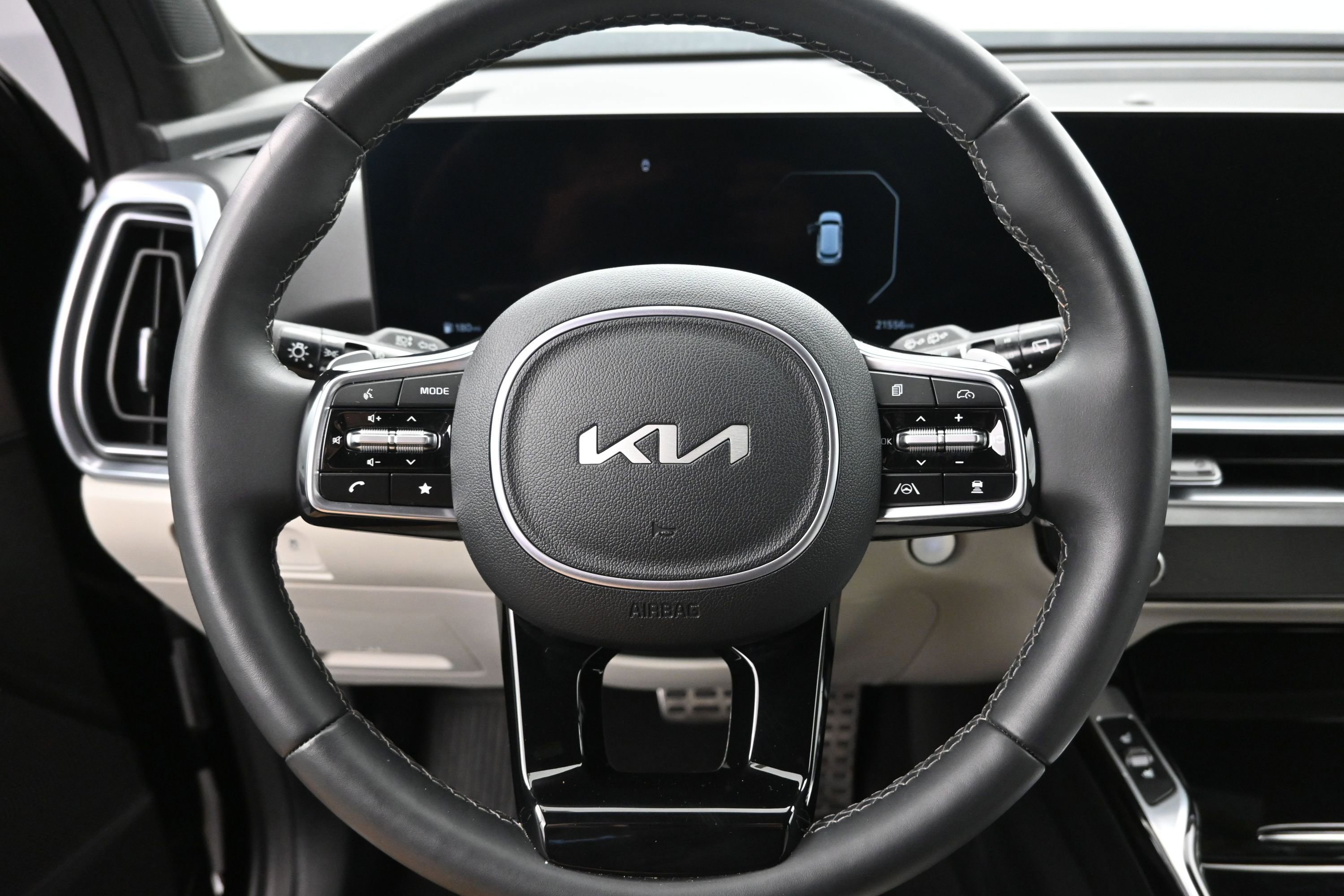 Used 2025 Kia Sorento SX Prestige AWD/4WD image 13