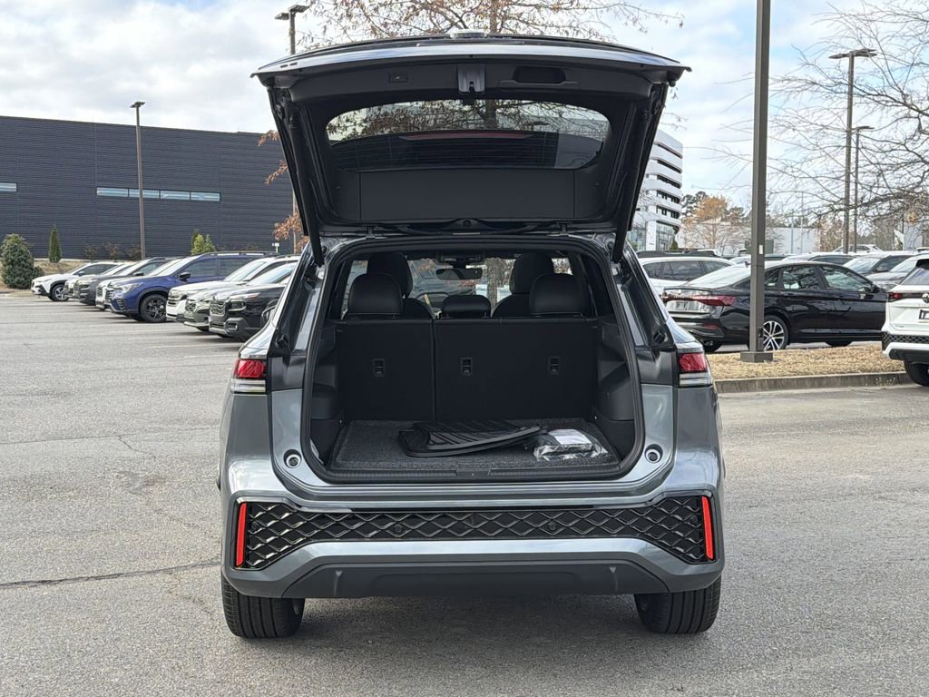 New 2026 Volkswagen Tiguan SE R-Line image 15