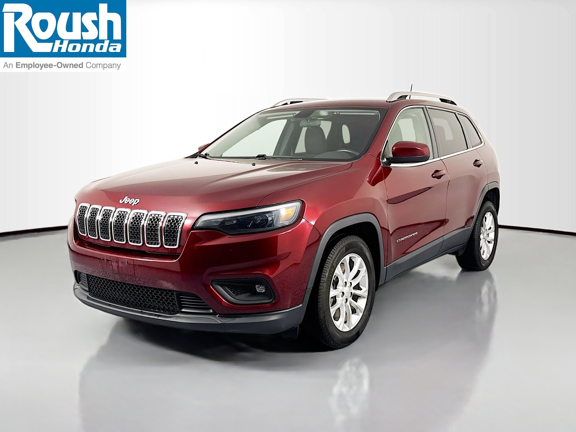 Used 2019 Jeep Cherokee Latitude w/ Cold Weather Group image 1