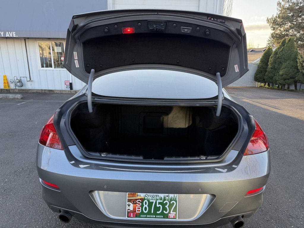 Used 2012 BMW 640i Coupe image 32