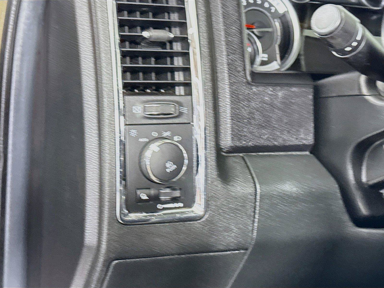 Used 2015 RAM 2500 Laramie w/ Convenience Group AWD/4WD image 4