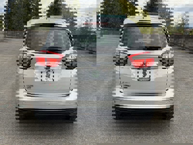 Used 2016 Ford C-MAX Energi SEL w/ Equipment Group 301A FWD image 4