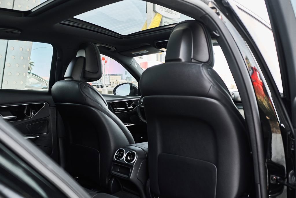 Used 2025 Mercedes-Benz C 300 4MATIC Sedan image 39