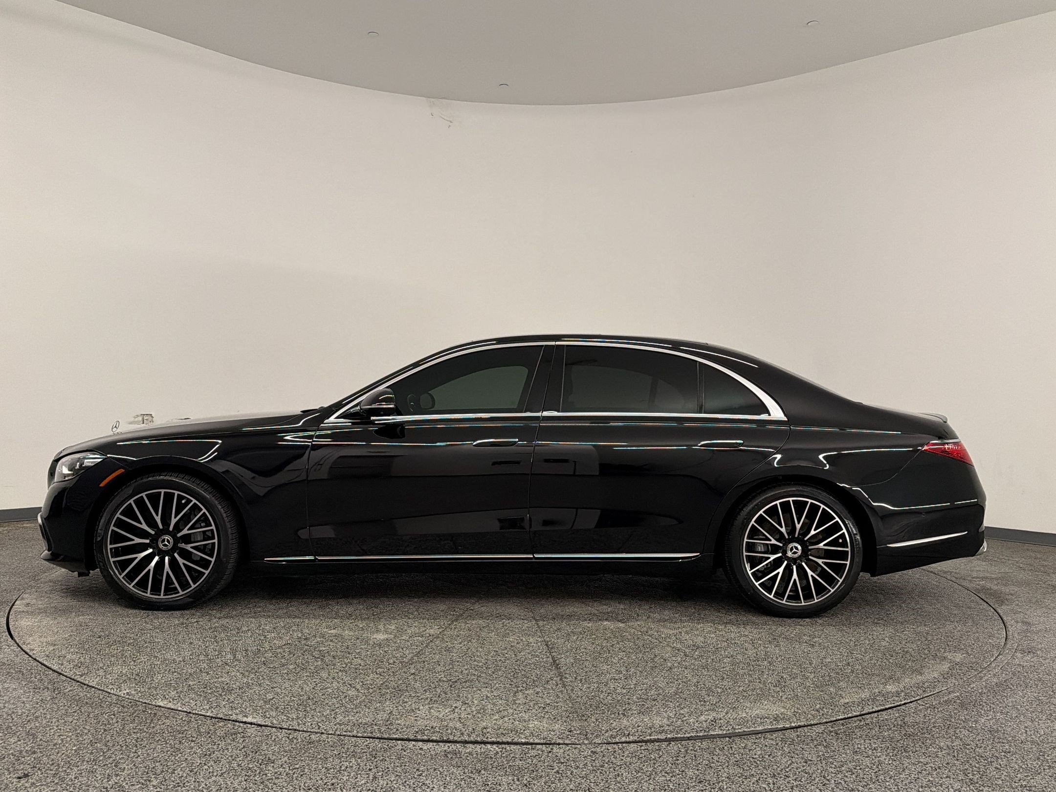 Certified 2023 Mercedes-Benz S 580 4MATIC Sedan image 2