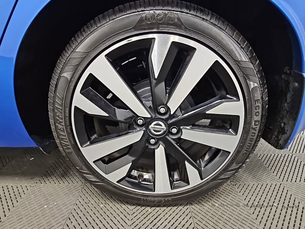 Used 2021 Nissan Versa SR image 34