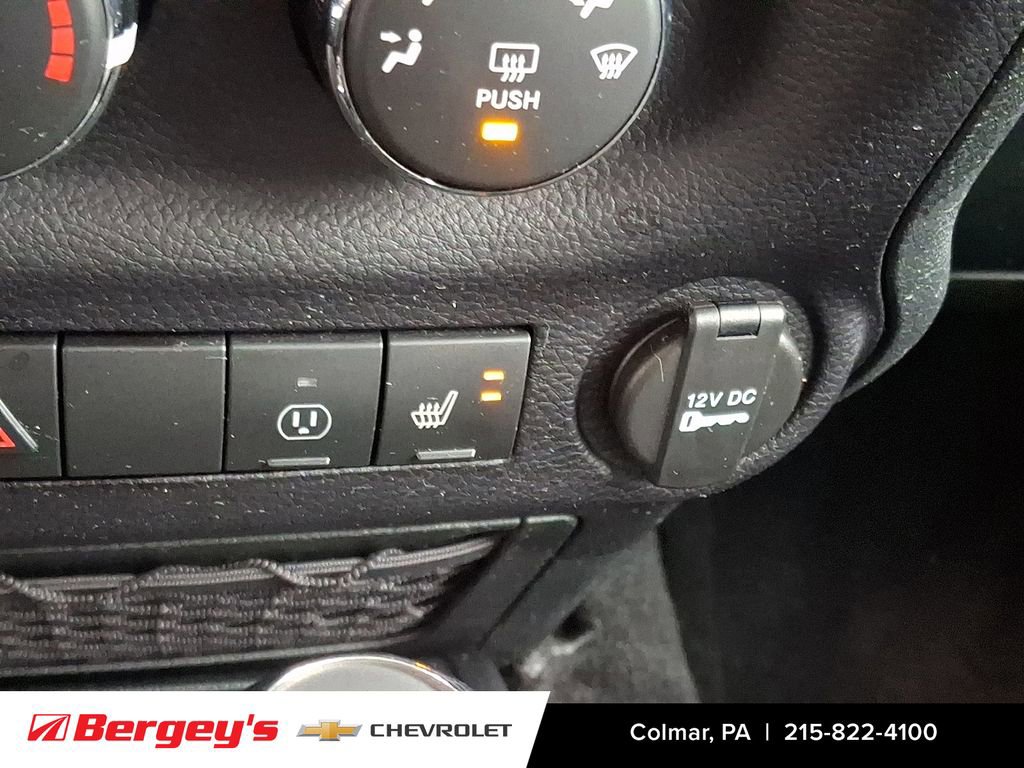 Used 2016 Jeep Wrangler Unlimited Sahara w/ Connectivity Group image 25