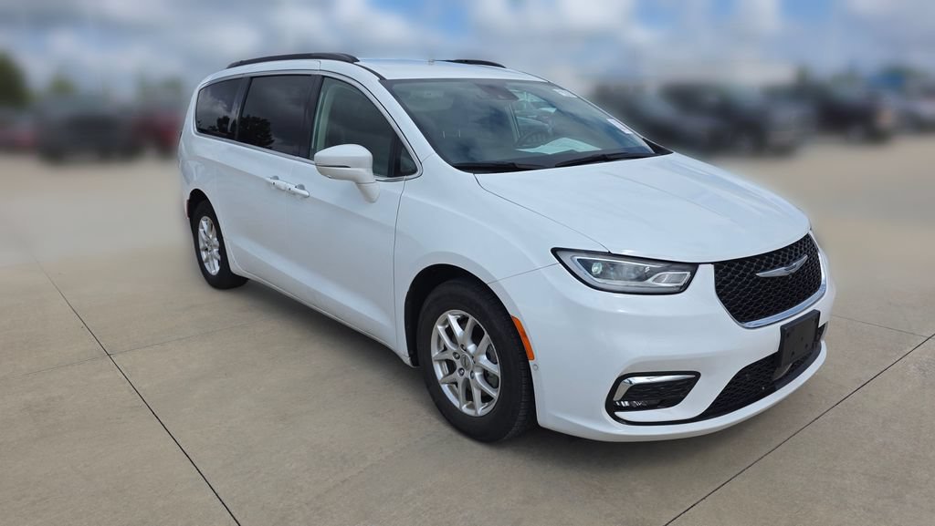 Used 2022 Chrysler Pacifica Touring-L w/ Uconnect Theater Family Group FWD image 7