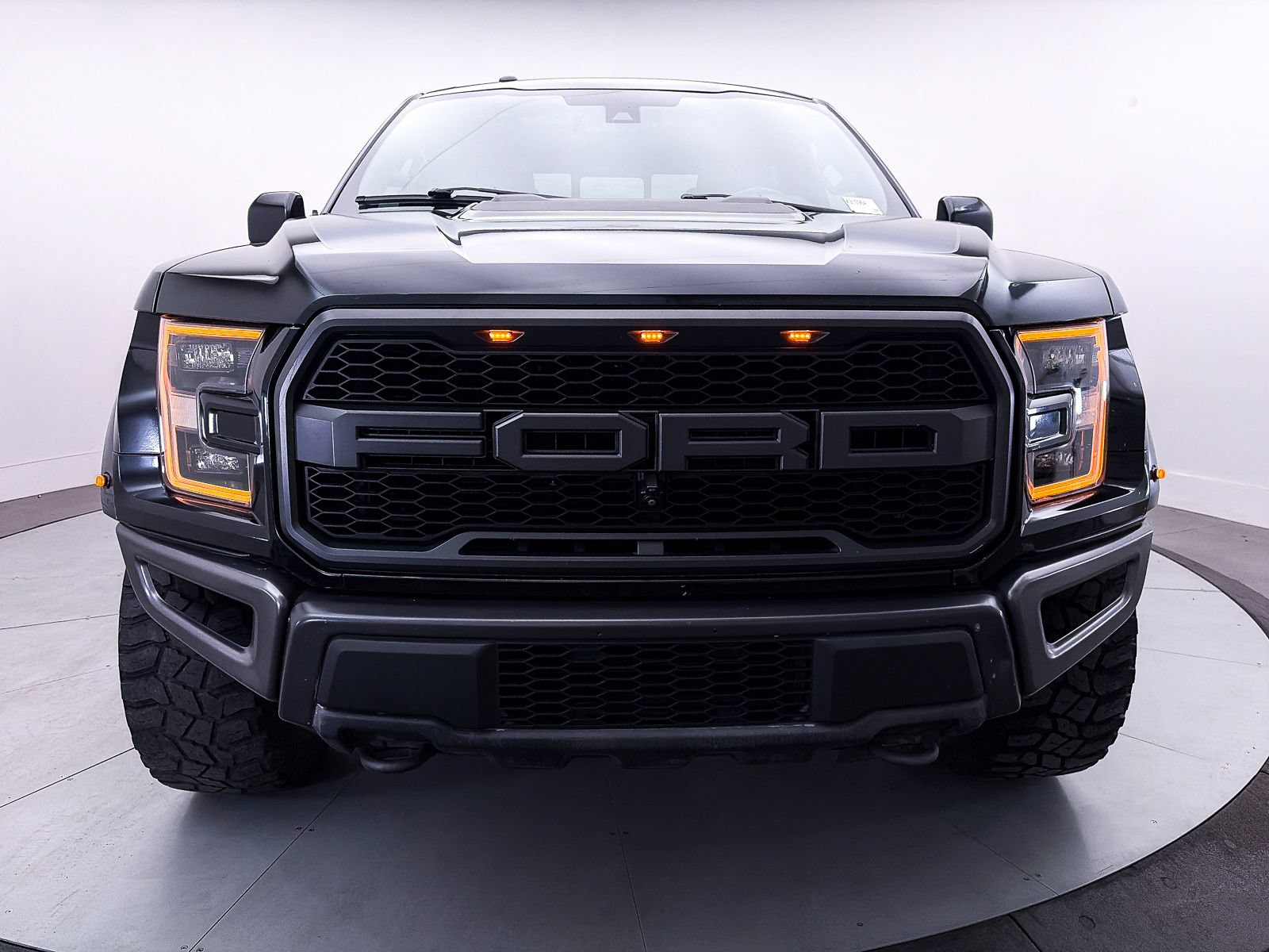 Used 2017 Ford F150 Raptor w/ Equipment Group 802A Luxury AWD/4WD image 8