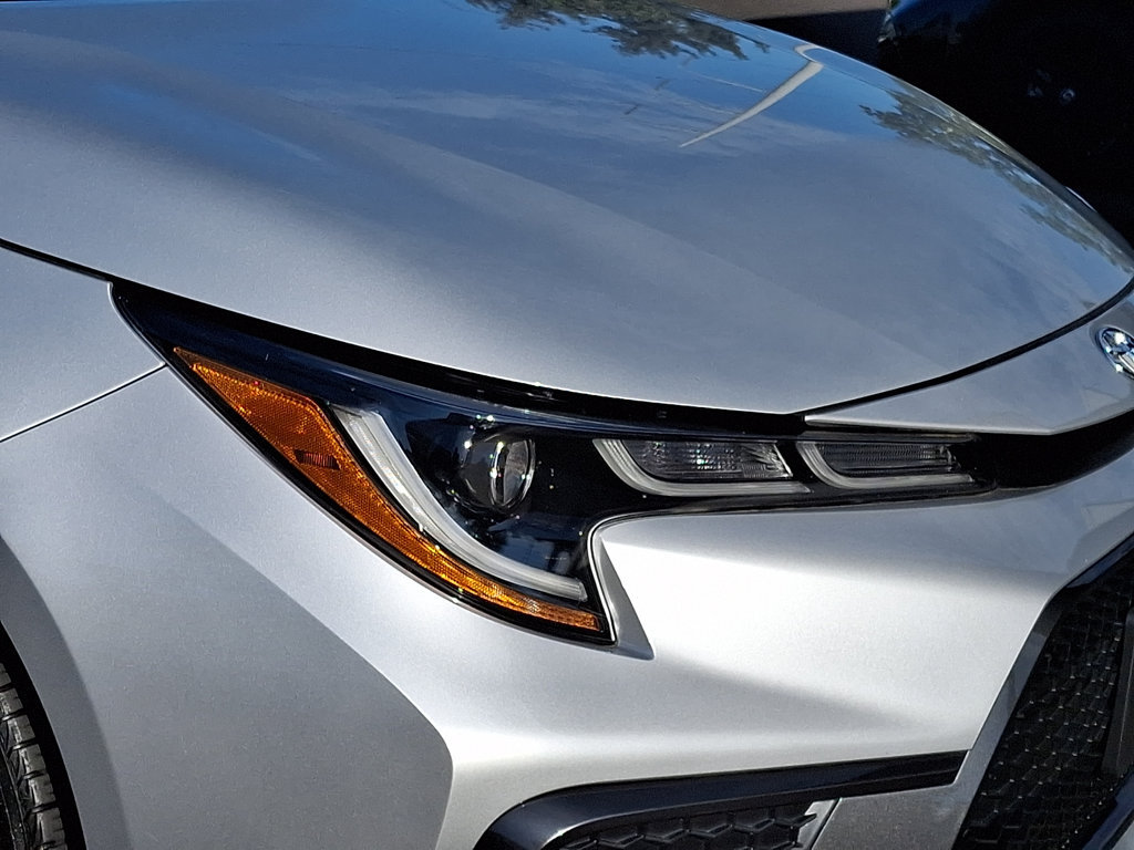 Certified 2022 Toyota Corolla SE w/ SE Premium Package FWD image 9