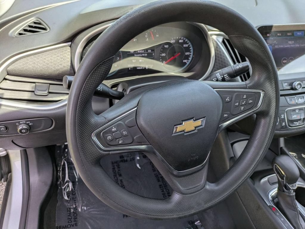 Used 2021 Chevrolet Malibu LS FWD image 18