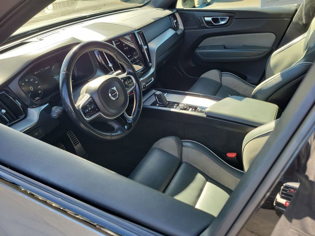Used 2021 Volvo XC60 T8 R-Design w/ Advanced Package image 10