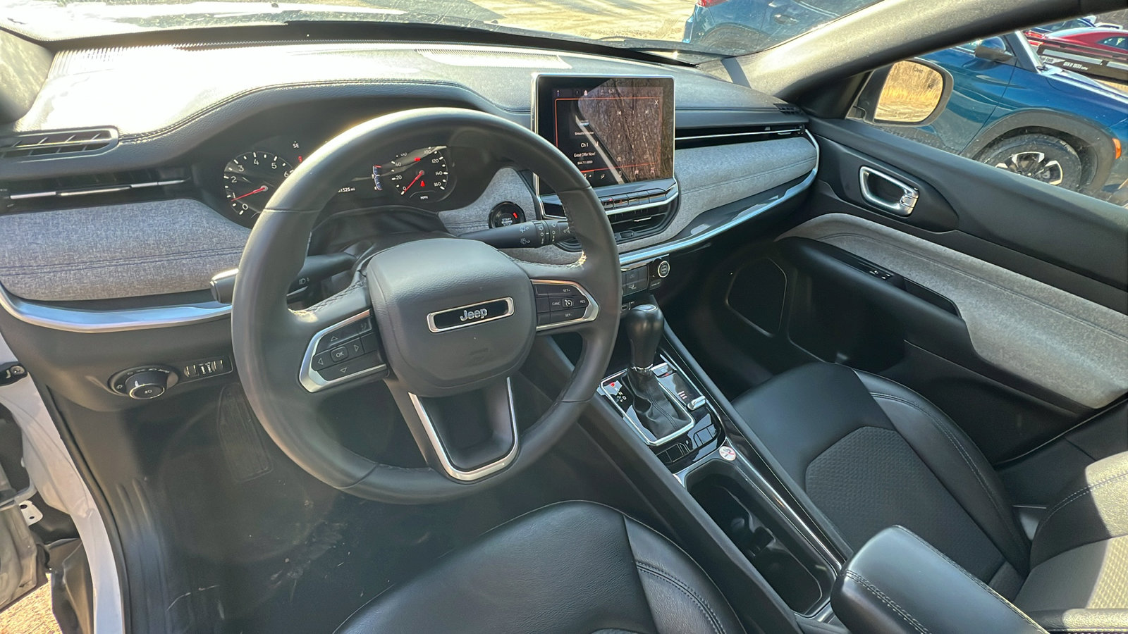 Used 2024 Jeep Compass Latitude image 24