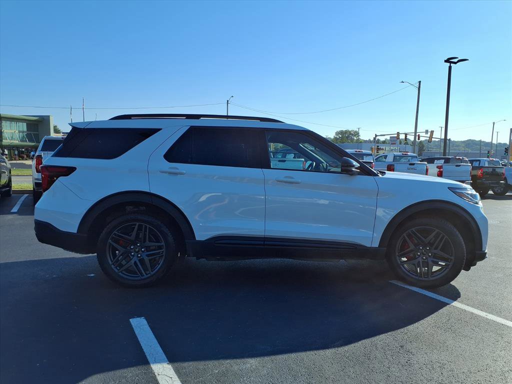 Used 2025 Ford Explorer ST image 38